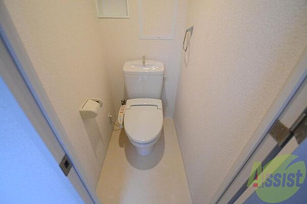 画像11:清潔感あるウォシュレット付きおトイレです