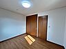 洋室：(14)「2階北側洋室」窓が2つあるお部屋です。