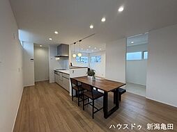 消費税込みで19.8万円！！中古マンションです。現状残置物ありますが 