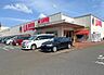 周辺：ラ・ムー 亀田店驚きの低価格と豊富な品揃えが魅力のディスカウントスーパー。24時間営業で使い勝手が良く、食品や日用品をお得に揃えたい方に最適。家計にやさしい地域密着型の便利なお店です。 1970m