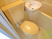 トイレです。清潔感があり気持ち良く使用できますね。