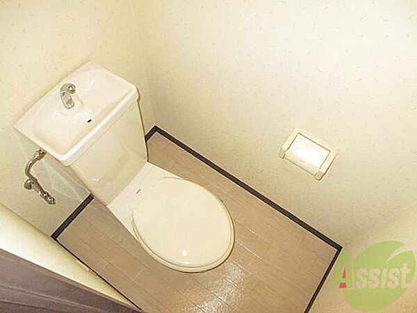 画像11:トイレは、シンプルなタイプです。温水洗浄便座は後付できますよ
