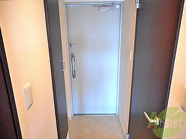 画像10:玄関はダブルロックで、防犯面も安心です。戸締まりはしっかりと