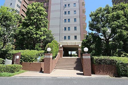 <エントランス>