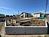 外観：近隣にはスーパーなどのお買い物スポットが多数あり、住環境良好でございます。