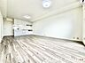 リビング/ダイニング：■Living Room■   家族が集まる広々とした空間のＬＤＫ。導線もしっかりと取れているのでダイニングテーブルやソファー、ローテーブル等の家具もしっかりと配置できます。