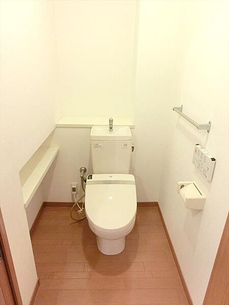 画像19:ゆったりとした空間のトイレです