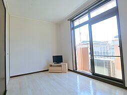 バンビーズ B棟 203号室 2階1Kのリビング/ダイニング