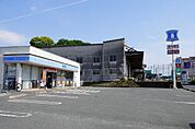 ローソン直方感田店