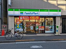 ファミリーマート東中野駅北店 徒歩3分。 220m