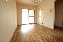 クレール谷本 D棟 102号室 1階2DKのリビング/ダイニング