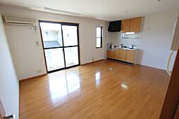 グランドゥール 102号室 1階2LDKのリビング/ダイニング