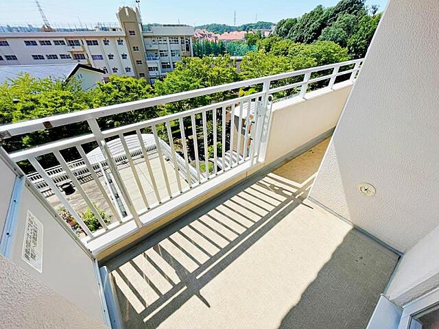 バルコニー ベルコリーヌ南大沢第6号棟 6階/-