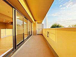 西向け向けのバルコニー。採光・通風良好です。