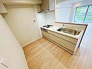 対面システムキッチン一式新設済（浄水器付き）