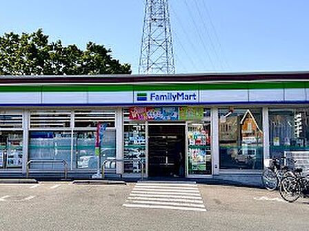 ファミリーマート 多摩関戸五丁目店 徒歩4分