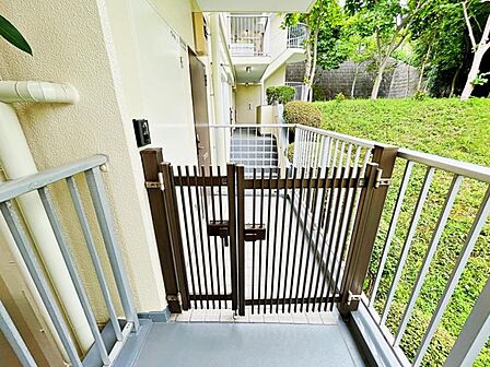 プライベート性の高い専用ポーチ付きです。