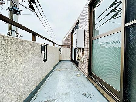 南向けのバルコニー。採光・通風良好です。