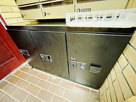 【宅配ボックス】不在時の荷物の受取もできます。