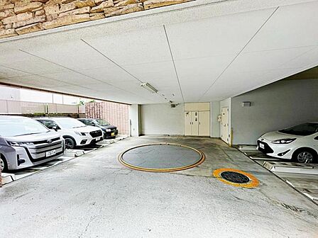 駐車場(空きは随時要確認)※高さ1550mm以下