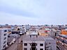 バルコニー：【絶景が日常になる暮らし】開放感あふれる窓から、街並みや自然を一望。毎日が感動に包まれる特別な眺望をお届けします。バルコニーから望む区内の景色は、住環境・快適性と共に有り続ける貴重な「財産」です。