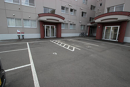 駐車場空きあり(6000円/月)