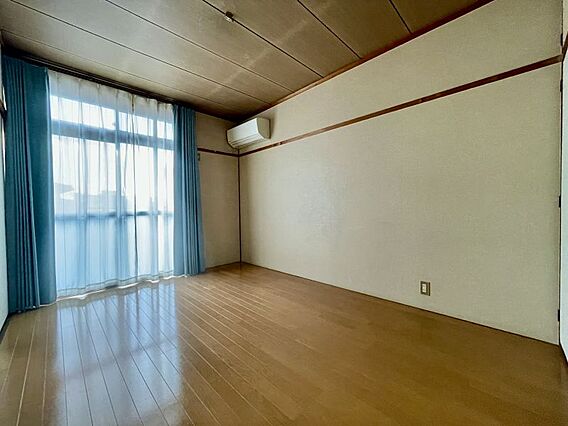 大きな窓からの...