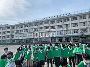 日野市立大坂上中学校 徒歩13分。 990m
