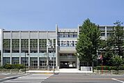 東京都立昭和高校 徒歩26分。 2050m