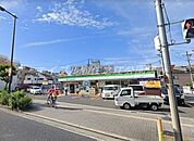 ファミリーマート南開店 352m