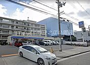ローソン西成松三丁目店 378m