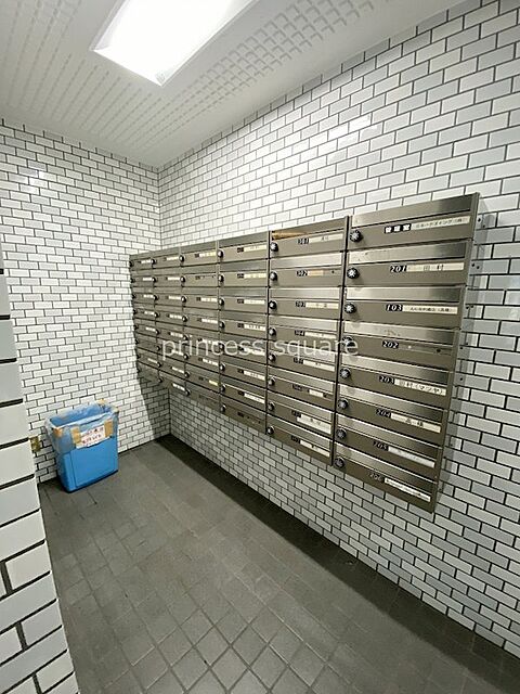 14 / 19