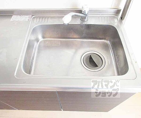 画像16:コンパクトでお掃除しやすい水回り