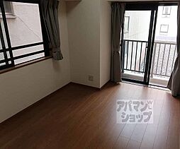 京都市営烏丸線 五条駅 徒歩2分の賃貸マンション 4階3LDKのリビング/ダイニング