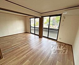 京都地下鉄東西線 石田駅 徒歩8分の賃貸アパート 1階2DKのリビング/ダイニング