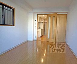 京阪本線 伏見桃山駅 徒歩5分の賃貸マンション 1階1Kのリビング/ダイニング