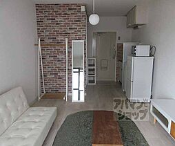 三興レジデンス 101 1階1Kのリビング/ダイニング