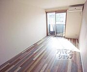 広く使える洋室です。