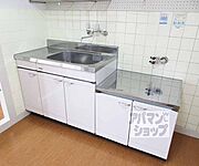 2口コンロ設置可のキッチンです。