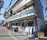 ローソンストア100　伏見駅前店まで210m