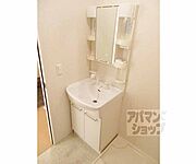 収納がいっぱいある洗面台