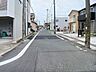 外観：前面道路含む現地写真