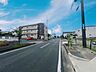 外観：前面道路含む現地写真