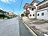 外観：前面道路含む現地写真