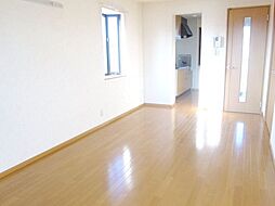 ヴィルヌーブ 201 2階1LDKのリビング/ダイニング