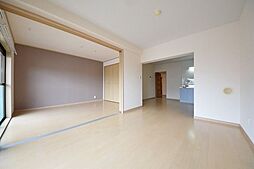 ルミエールセゾン 303 3階2LDKのリビング/ダイニング