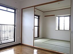 サンモール福生 303 3階3DKのリビング/ダイニング