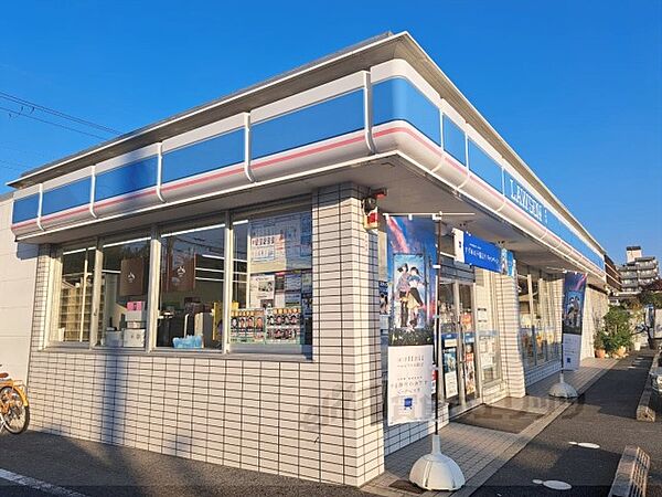 画像23:ローソン　桜井川合店まで700メートル