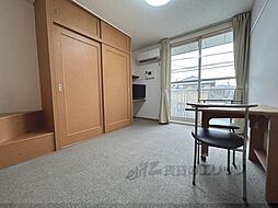 レオパレスＦｏｎｄＶｉｌｌａｇｅ 3階1Kのリビング/ダイニング