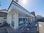 ファミリーマート　橿原小綱町店まで750メートル